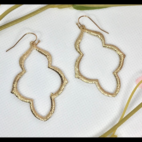 NEW πΈπ Rhinestone Quatrefoil Gold Drop Earring - Picture 4 of 4